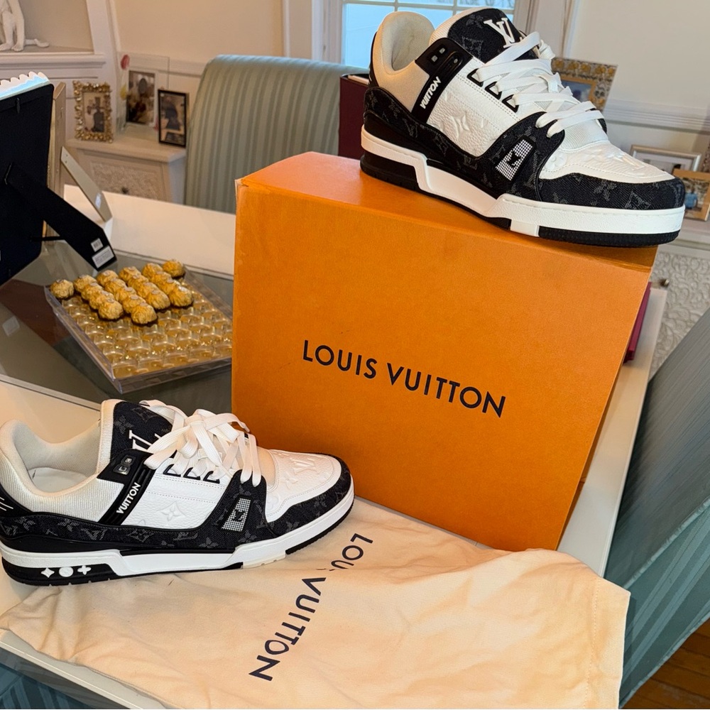 Louis Vuitton Black and White Sporty Sneakers - Picture 7 of 11